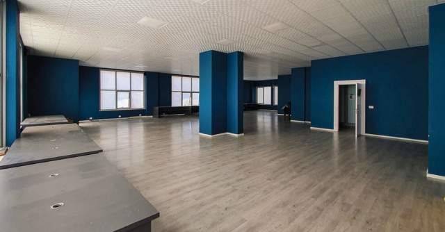 Tirane, jepet me qera zyre Kati 2, 240 m² 2.640 Euro (RRUGA BARDHYL)