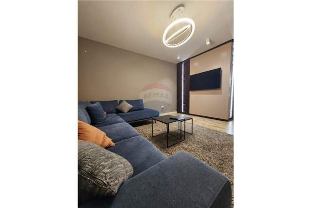 Tirane, jepet me qera apartament 2+1+A+BLK 100 m² 1.000 Euro