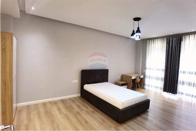 Tirane, jepet me qera apartament 3+1+A+BLK Kati 2, 200 m² 1.500 Euro