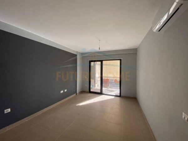 Tirane, jepet me qera apartament 1+1 Kati 3, 63 m² 550 Euro (FROSINA PLAKU)