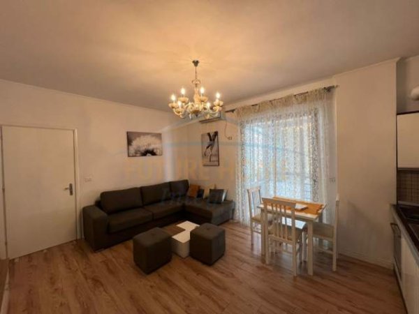 Tirane, jepet me qera apartament 1+1 Kati 5, 65 m² 450 Euro (KODRA E DIELLIT)
