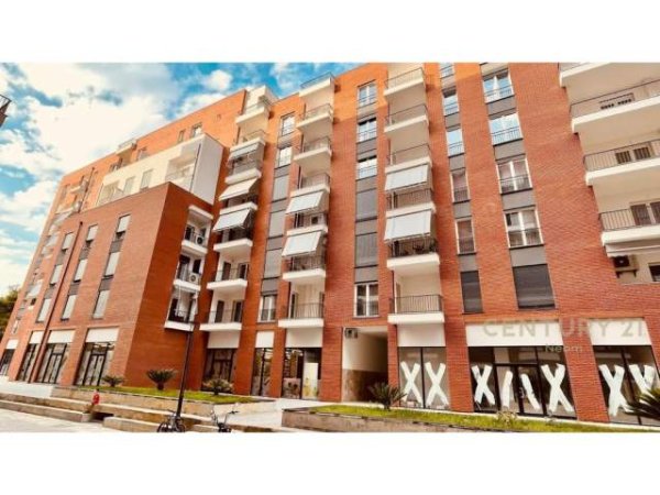 Tirane, shitet apartament 2+1 Kati 1, 109 m² 200.000 Euro (ali demi)