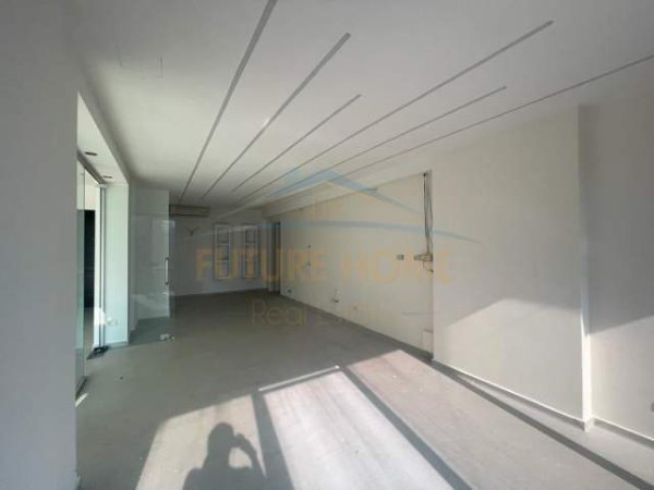 Tirane, jepet me qera zyre Kati 3, 75 m² 700 Euro (Rruga Sami Frasheri)