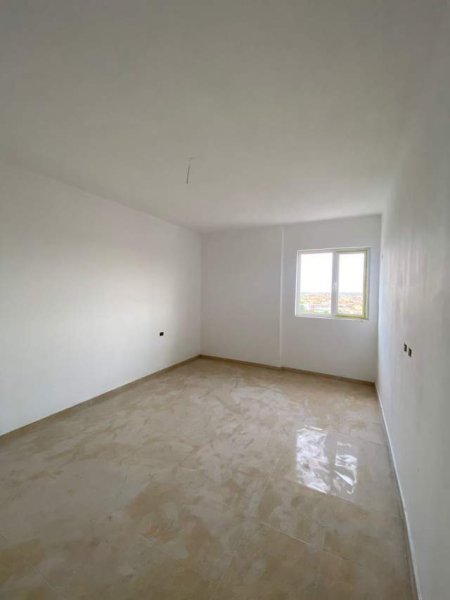 Durres, shitet apartament 2+1+BLK Kati 7, 100 m² 60.000 Euro (Tek varresat e vjetra,Durres)