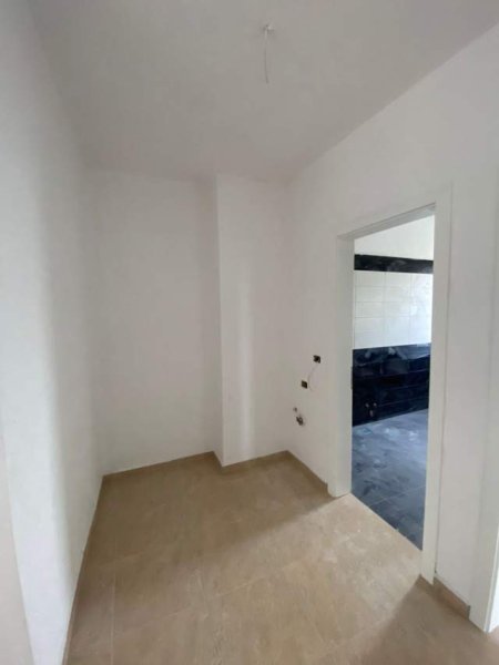 Durres, shitet apartament 2+1+BLK Kati 7, 100 m² 70.000 Euro (Tek varresat e vjetra,Durres)