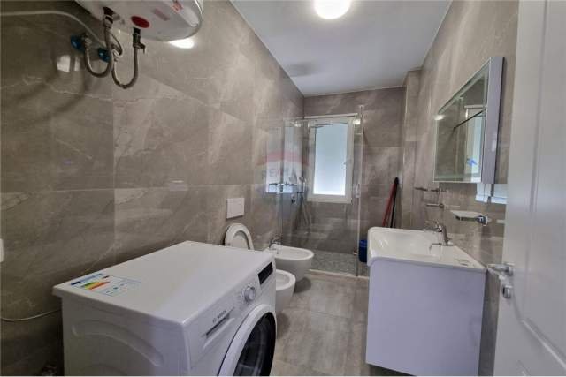 Tirane, jepet me qera apartament 2+1+A+BLK Kati 5, 127 m² 850 Euro (Rruga Kroit)