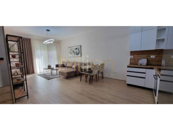 Tirane, jepet me qera apartament 2+1+BLK Kati 4, 100 m² 720 Euro