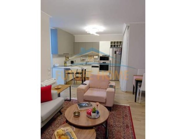 Tirane, jepet me qera apartament 2+1+BLK Kati 7, 86 m² 700 Euro (Kompleksi Kontakt)