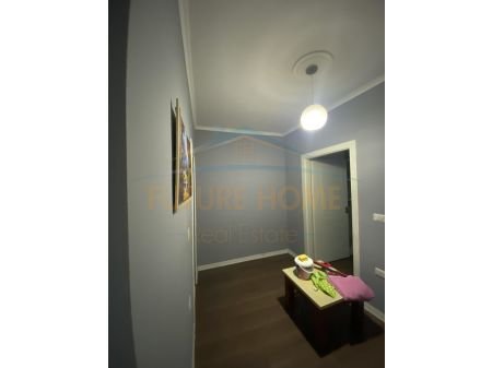 Tirane, jepet me qera apartament 1+1 Kati 2, 60 m² 320 Euro (RRUGA E KAVAJES)
