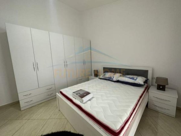Tirane, jepet me qera apartament 2+1 Kati 4, 102 m² 600 Euro (KOPSHTI BOTANIK)