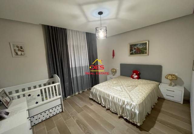Vlore, shitet shtepi 3+1+BLK Kati 0, 498 m² 250.000 Euro (Rruga Sazani,Vlore)