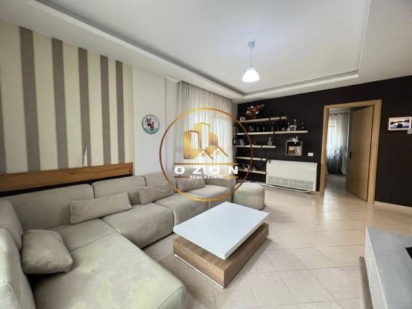Tirane, jepet me qera apartament 2+1 Kati 2, 90 m² 580 Euro (Kodra e Diellit)