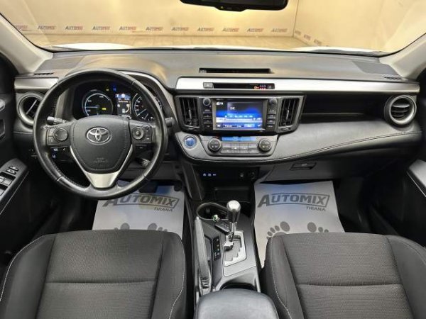 Tirane, shes xhip Toyota RAV 4 Viti 2018, 19.900 Euro