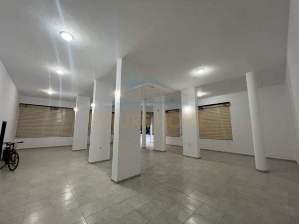 Tirane, jepet me qera ambjent biznesi Kati 0, 170 m² 1.500 Euro (Xhamlliku)