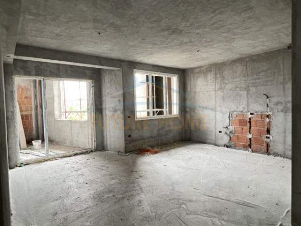 Tirane, shitet apartament 2+1 Kati 8, 96 m² 145000Euro (UNAZA E RE)
