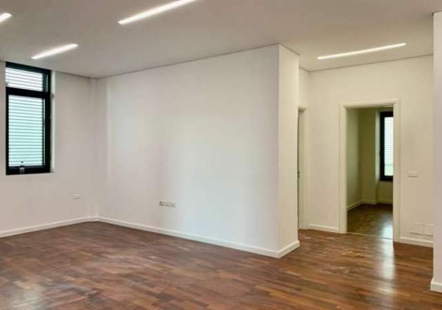 Tirane, jepet me qera apartament 2+1 Kati 2, 100 m² 120.000 Leke (RRUGA E DURRESIT)