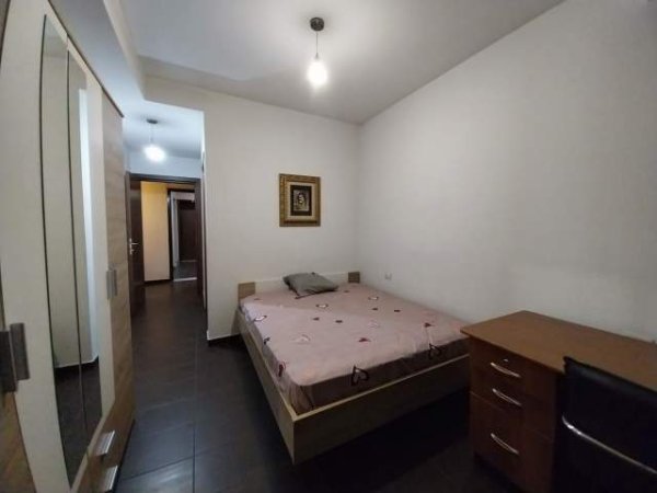 Tirane, jepet me qera apartament 2+1+BLK Kati 5, 115 m² 600 Euro (Zogu i Zi, Tiranë)