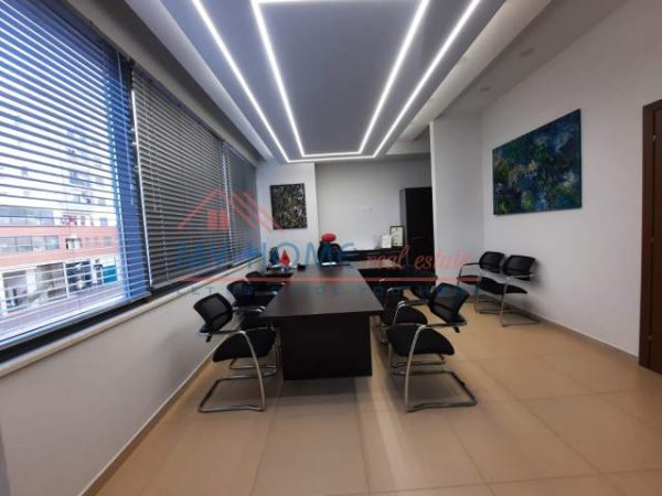 Tirane, shitet zyre Kati 2, 448 m² 966.000 Euro (Rruga e Dibres)