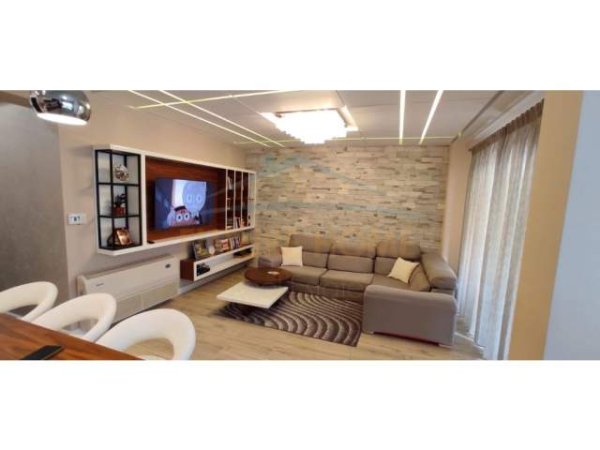 Tirane, shitet apartament 3+1 Kati 2, 145 m² 260.000 Euro (TEG)