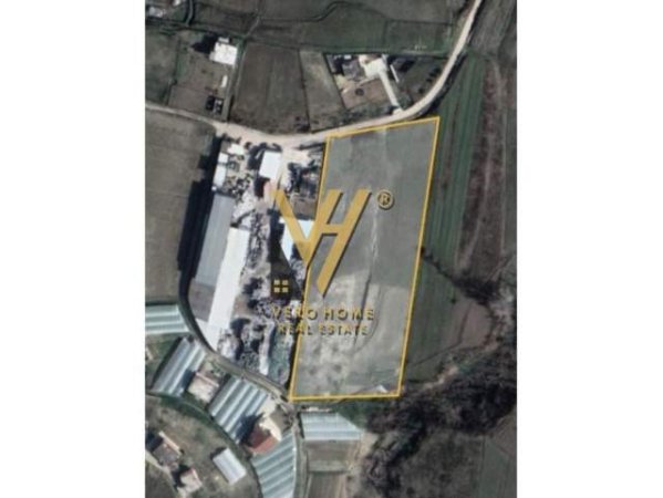 Tirane, shes truall 10.000 m² 500.000 Euro (AUTOSTRATE TIRANE - DURRES)