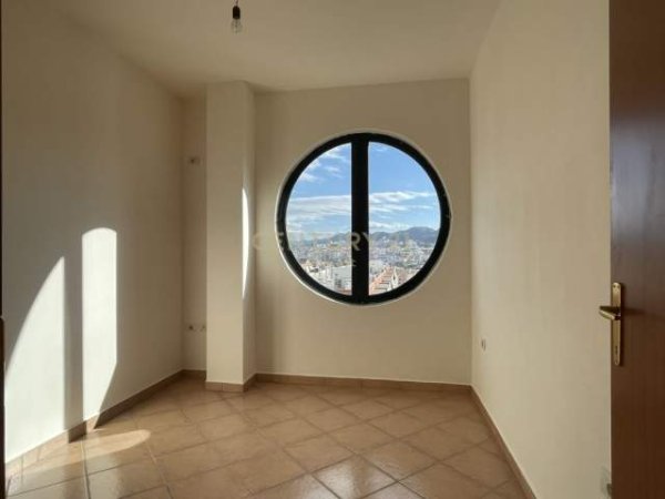 Tirane, shitet apartament 2+1+BLK Kati 12, 80 m² 142.000 Euro (Globe)