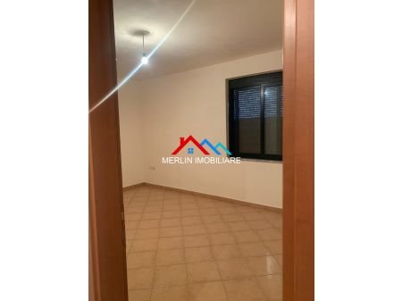 Tirane, shitet apartament 1+1+BLK Kati 12, 70 m² 121.000 Euro (Rruga Kavajes)