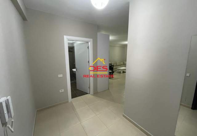 Vlore, jepet me qera apartament 1+1+BLK Kati 9, 70 m² 300 Euro (Rruga 7 Nentori,Vlore)