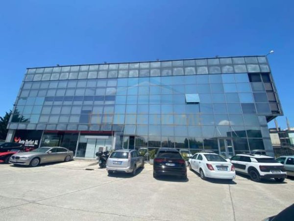 Durres, shitet ambjent biznesi Kati 3, 2.468 m² 2.700.000 Euro (Autostrada Tirane-Durres)