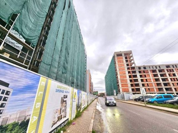 Tirane, shes dyqan Kati 0, 127 m² 460.000 Euro (Rr. Filip Jano *Bulevardi i Ri)
