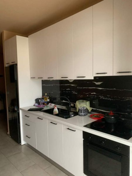 Tirane, jepet me qera apartament 1+1+BLK Kati 3, 60 m² 400 Euro ( RRUGA 5 MAJI )