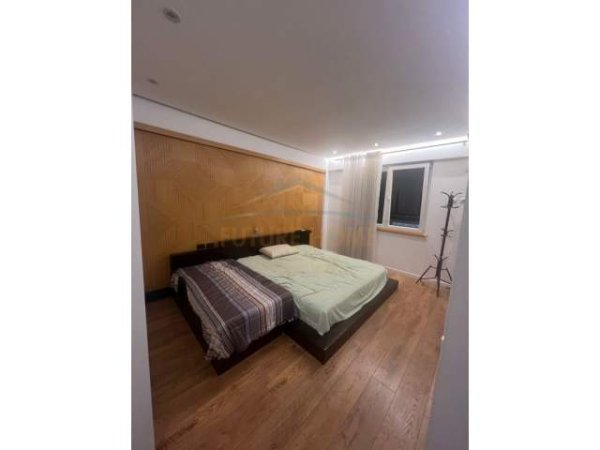 Tirane, jepet me qera apartament 3+1+BLK Kati 4, 150 m² 800 Euro (Myslym Shyri)