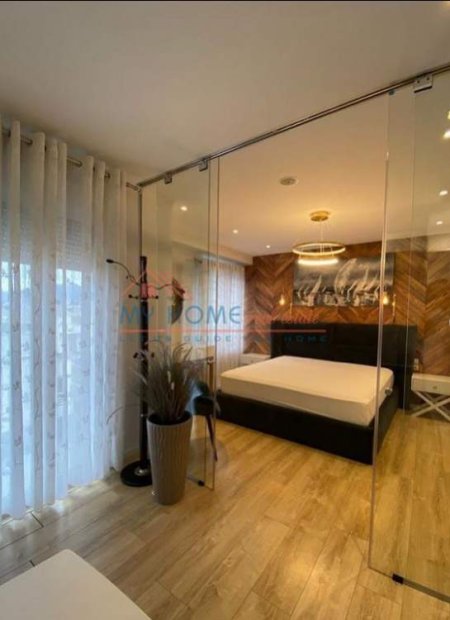 Tirane, shitet apartament 2+1+BLK Kati 9, 1.013 m² 245.000 Euro (Kompleksi Usluga)
