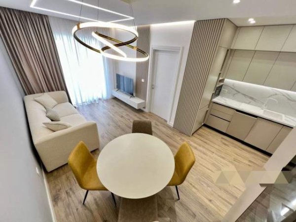 Tirane, jepet me qera apartament 1+1+BLK Kati 1, 60 m² 700 Euro (Liqeni i Thate)