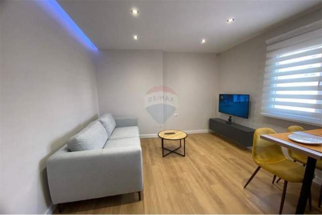Tirane, shitet apartament 1+1+A Kati 5, 42 m² 93.000 Euro (Rruga Tefta Tashko)