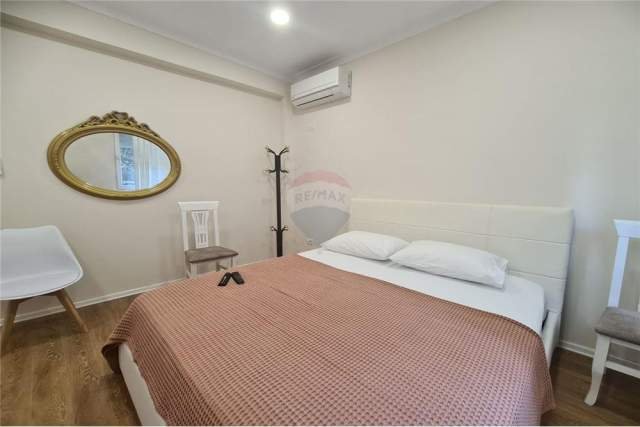 Tirane, jepet me qera apartament Kati 2, 72 m² 450 Euro (Rruga Him Kolli)