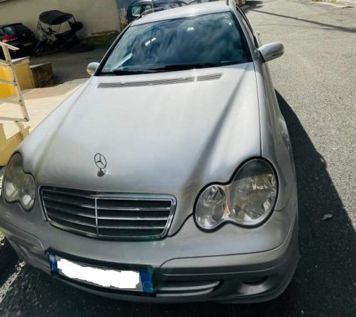 Tirane, shitet makine Mercedes-Benz C class Viti 2006, 6.000 Euro
