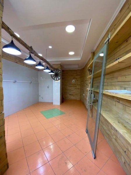 Tirane, jepet me qera dyqan Kati 0, 30 m² 300 Euro (rruga bardhyl)