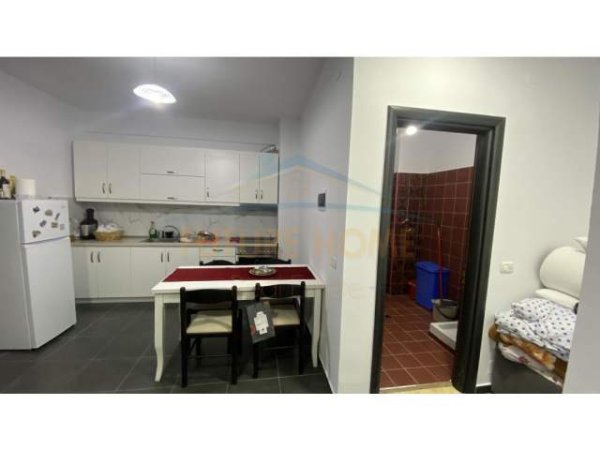 Tirane, shitet apartament 1+1 Kati 7, 67 m² 75.000 Euro (UNAZA E RE)