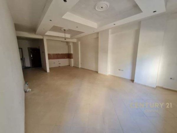 Tirane, shitet apartament 2+1 Kati 1, 125 m² 100.000 Euro (Fresku)