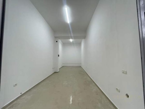 Tirane, shitet dyqan Kati 0, 37 m² 47.500 Euro (Yzberish)