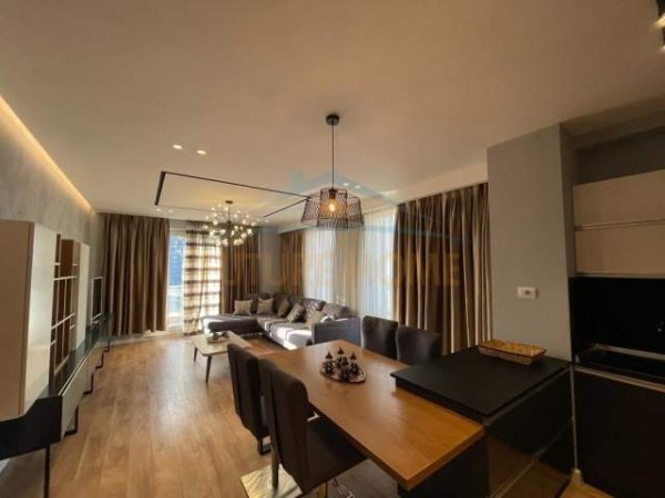 Tirane, jepet me qera apartament 2+1+BLK Kati 7, 170 m² 1.500 Euro (Qender)