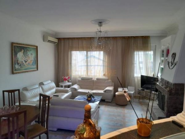 Tirane, jepet me qera apartament 2+1+BLK Kati 4, 110 m² 750 Euro (Rruga Nikolla Tupe)