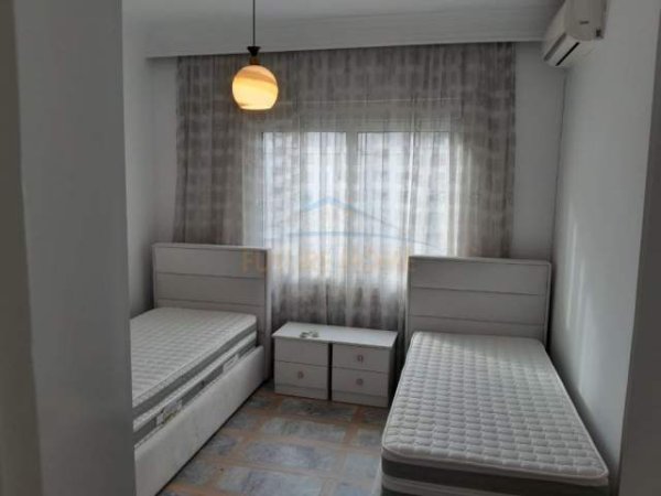 Tirane, jepet me qera apartament 2+1+BLK Kati 4, 110 m² 750 Euro (Rruga Nikolla Tupe)