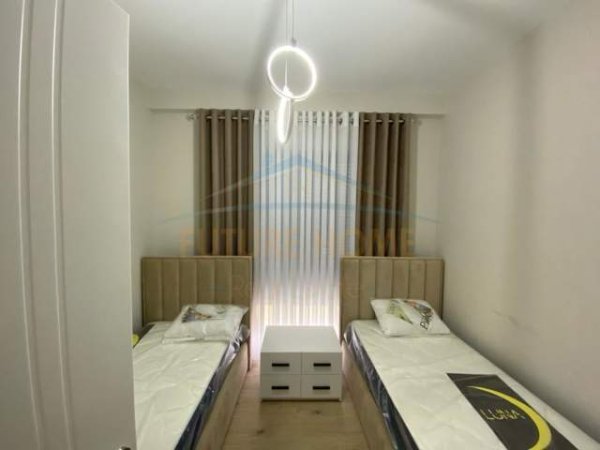 Tirane, jepet me qera apartament 2+1 Kati 4, 106 m² 1.100 Euro (Rruga e Barrikadave)