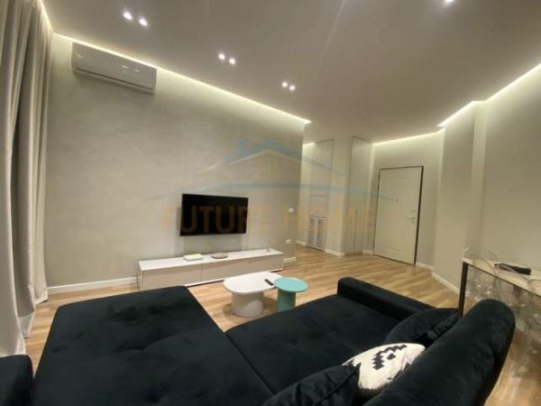Tirane, jepet me qera apartament 1+1 Kati 8, 75 m² 700 Euro (DELIJORGJI)