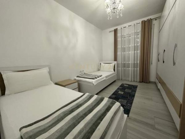 Tirane, shitet apartament 2+1+BLK Kati 3, 92 m² 140.000 Euro (Rruga e Dibrës)