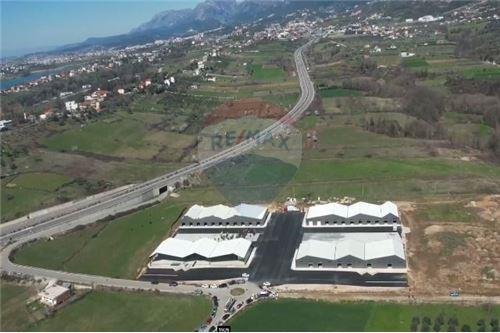 Tirane, shes toke 18.930 m² 120 Euro/m2 (Easter Ring)