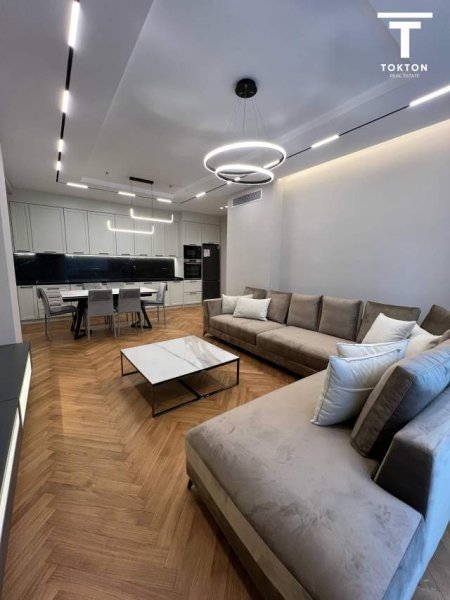 Tirane, jepet me qera apartament 3+1+BLK Kati 3, 128 m² 2.500 Euro