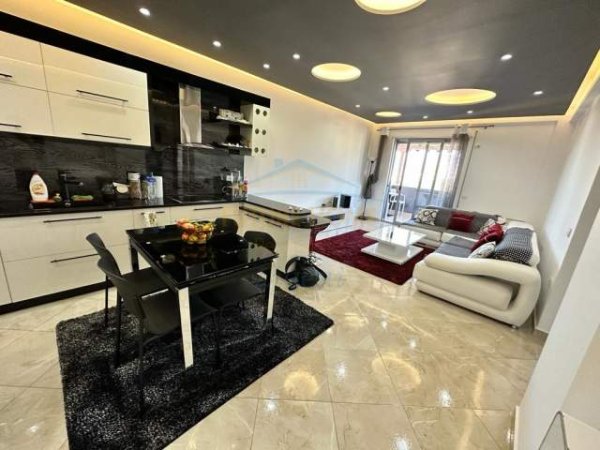 Tirane, shitet apartament 2+1+BLK Kati 3, 98 m² 230.000 Euro (Liqeni i Thate)
