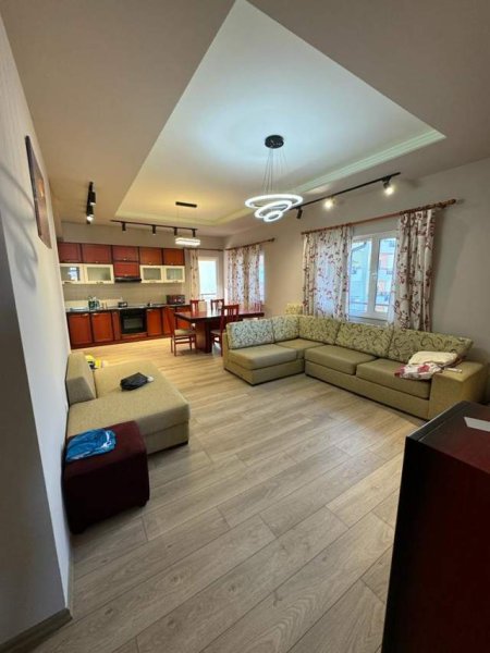 Tirane, jepet me qera apartament 1+1+BLK Kati 6, 140 m² 500 Euro (bill klinton)
